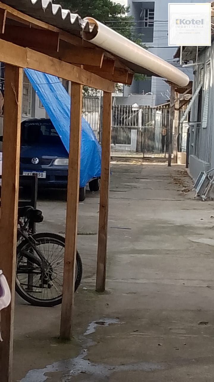 Terreno com 5 casas e 7 Jks/Kitnetes a venda, excelente para investimento, em Porto Alegre RS