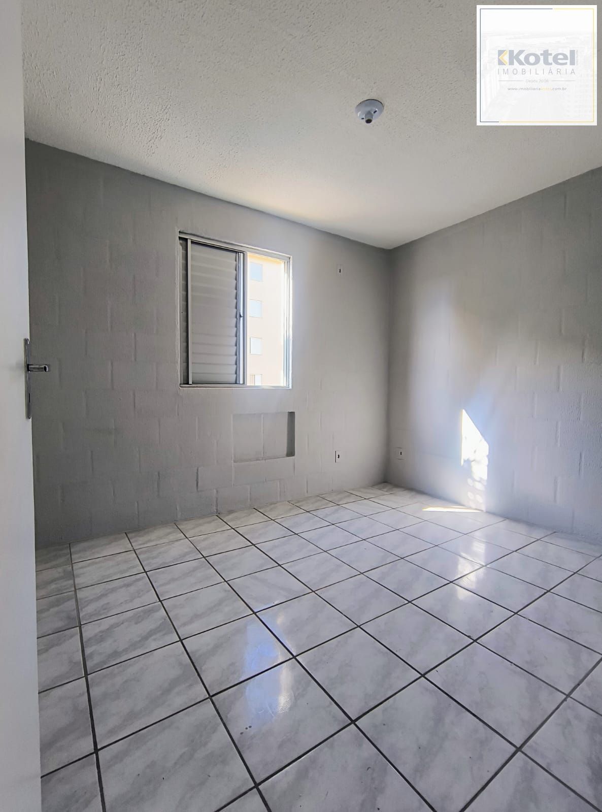 Lindo Apartamento Pronto para Morar: 2 Quartos e com Churrasqueira