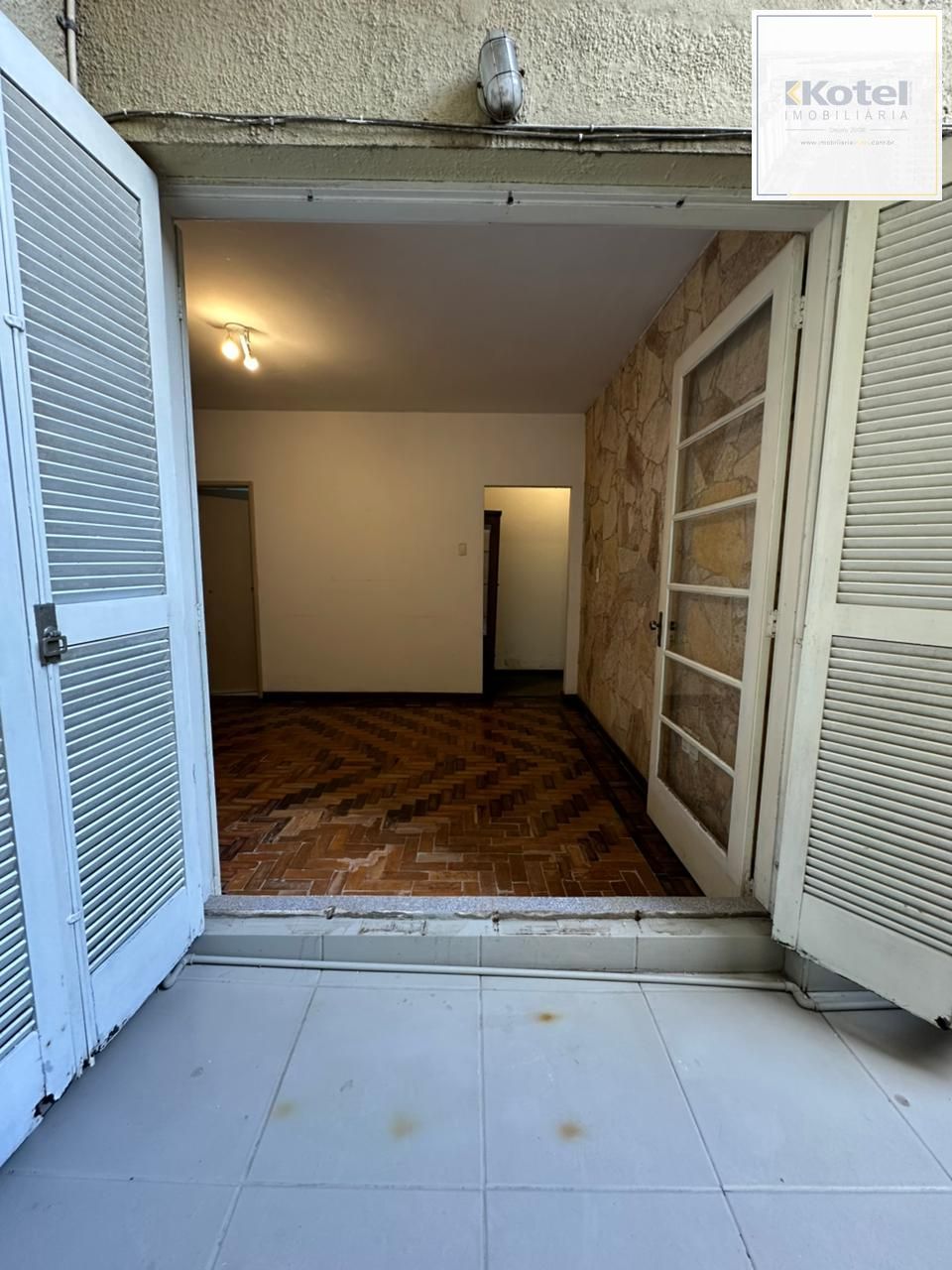Apartamento 2 dormitórios a venda no Bairro Moinhos de Vento em Porto Alegre RS