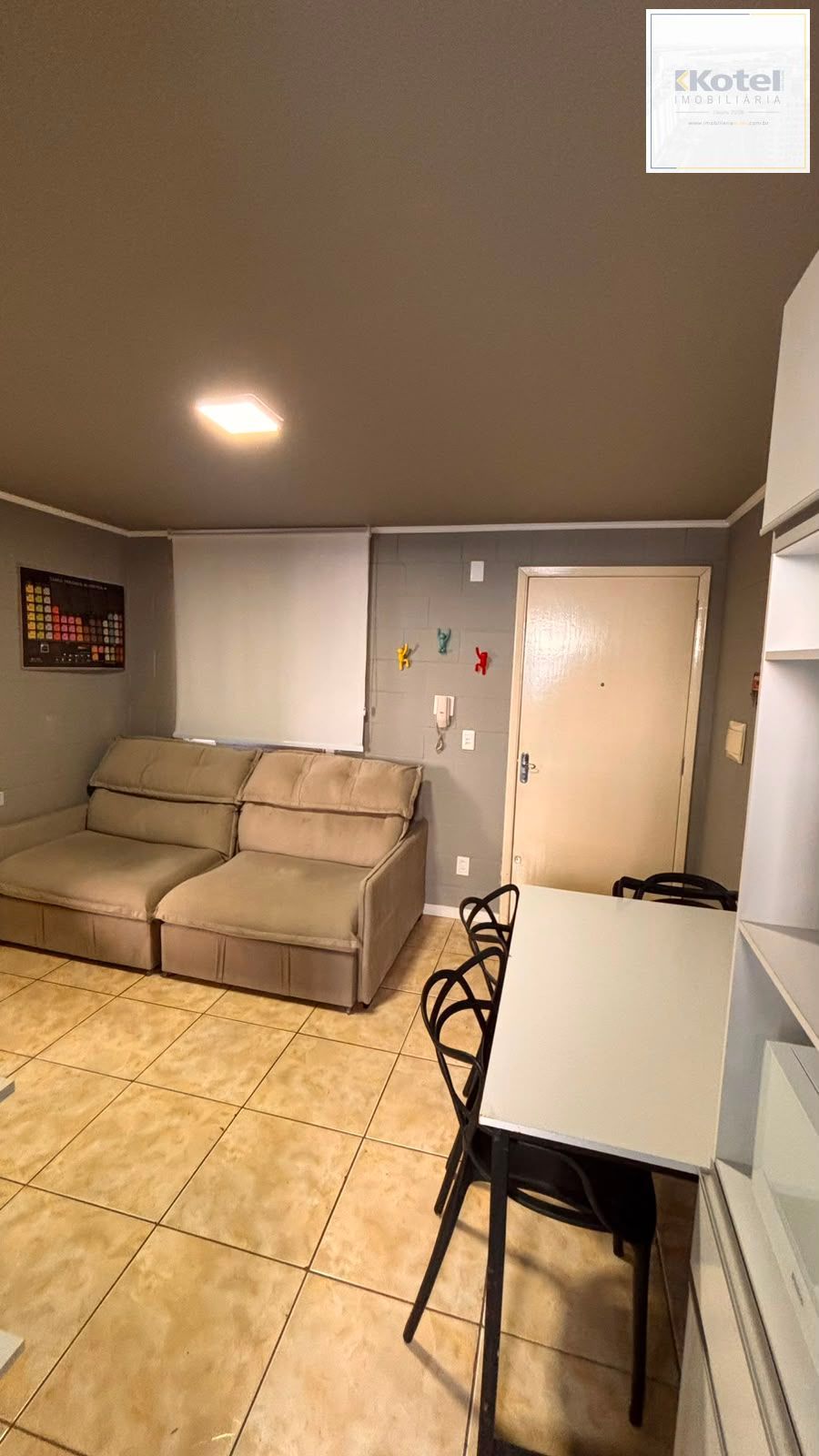 Apartamento com 2 dormitórios, estacionamento rotativo e ótima localização — foto 2