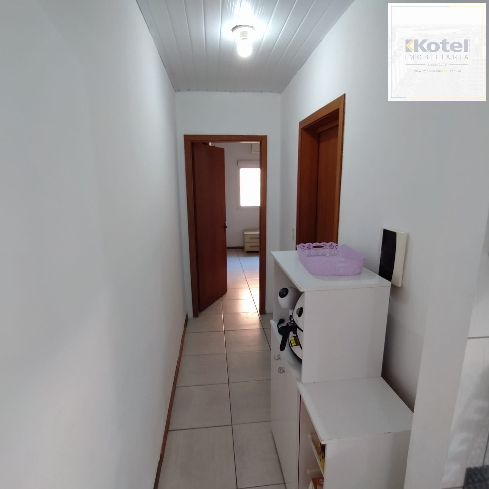 Casa 2 quartos, 2 vagas, portão de correr com motor, pátio, próximo ao Carrefour Viamão.