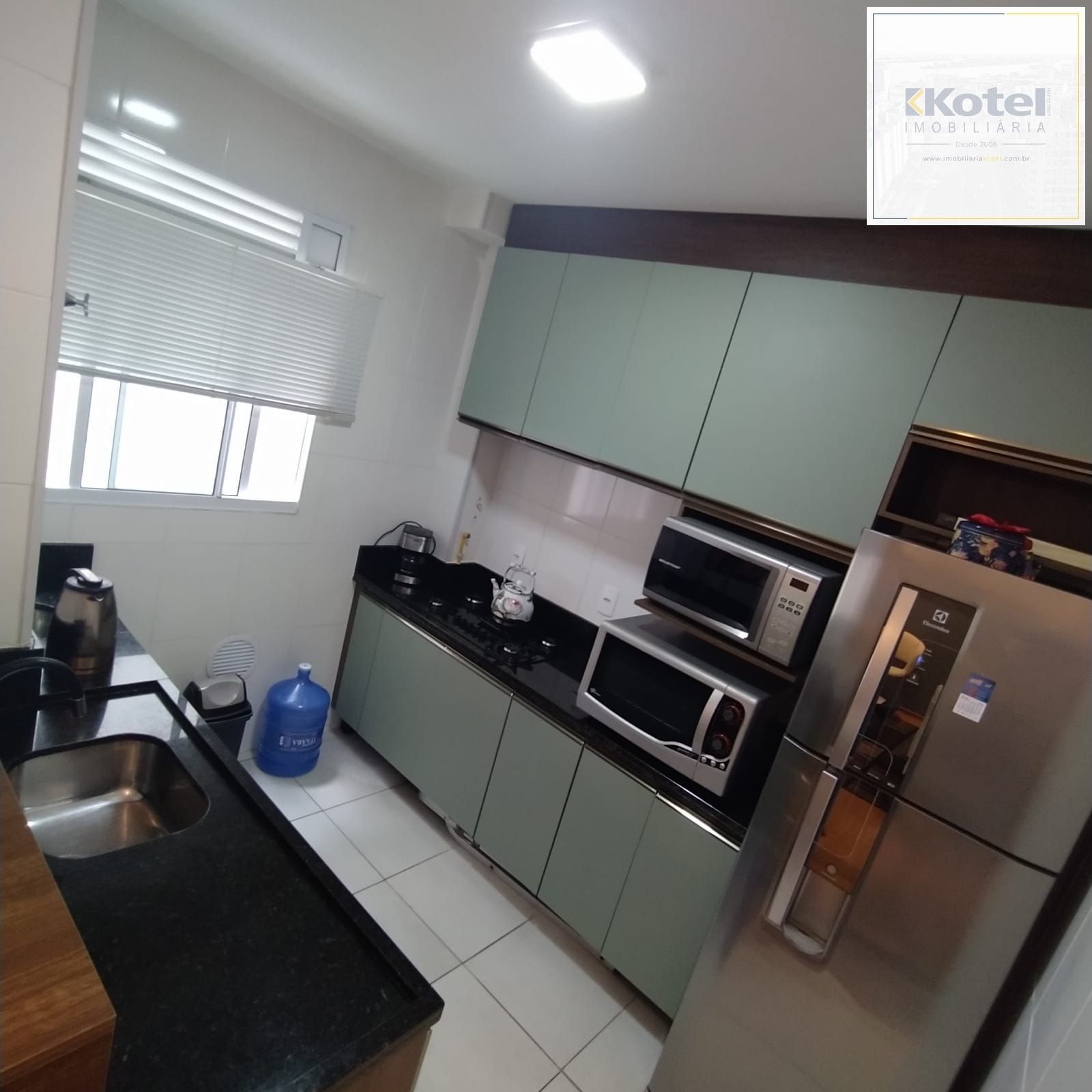 Apartamento de 2 dormitórios, mobiliado, com vaga exclusiva de estacionamento — foto 4