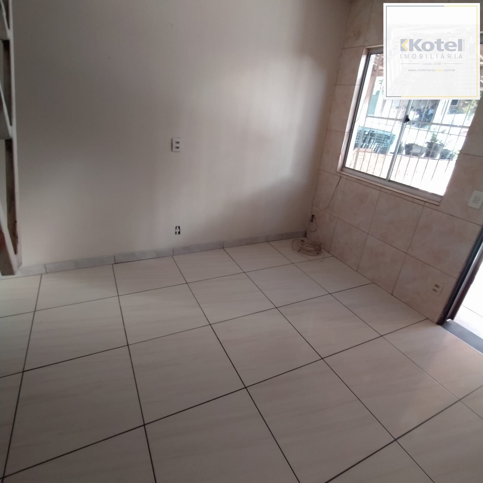 Casa de condomínio 2 quartos, garagem, terraço, sal. de festas, portaria 24h, bairo Cecília em Viamão — foto 3