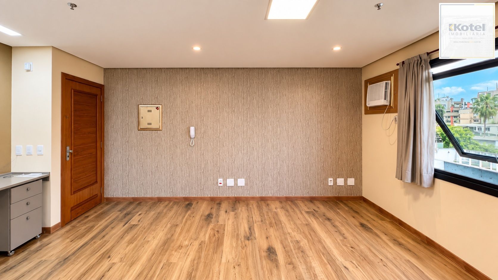 Sala Comercial, à venda, 24 m², Menino Deus - Porto Alegre — foto 4