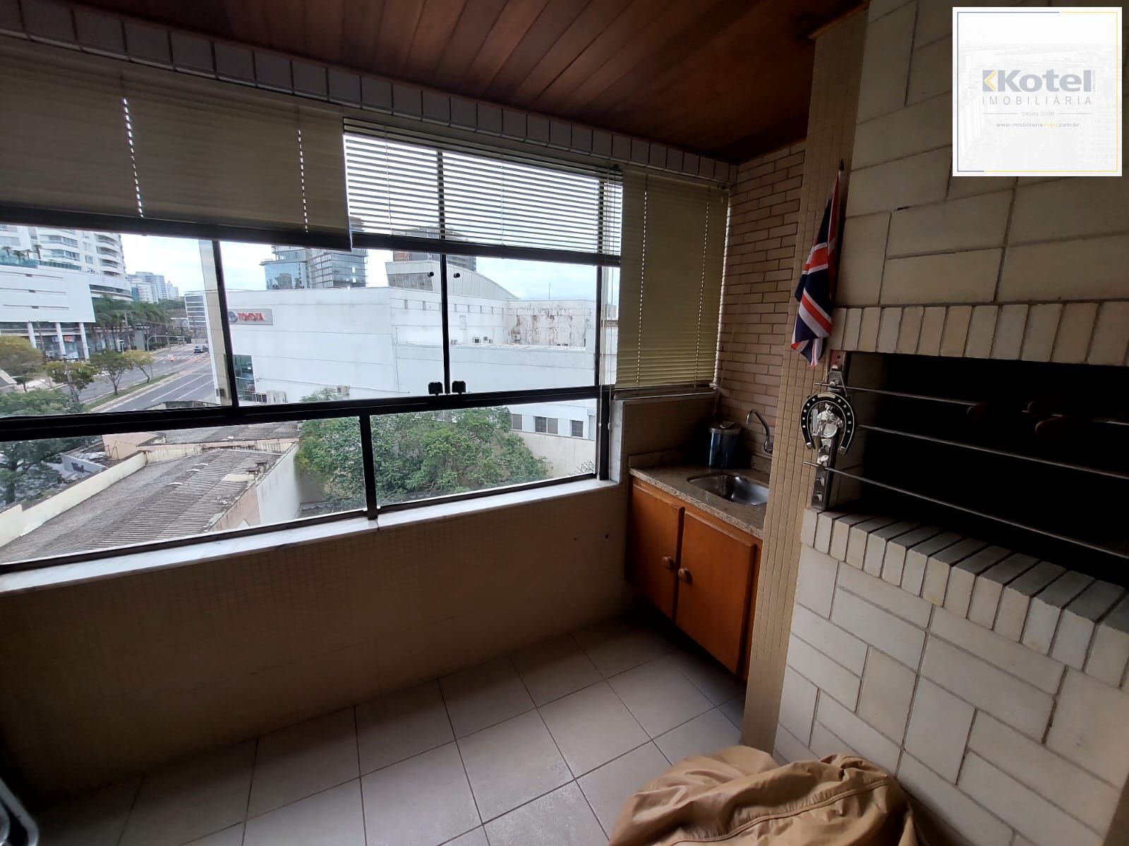 Edifício Les Halles de Paris Apartamento 2 dormitórios no bairro Três Figueiras