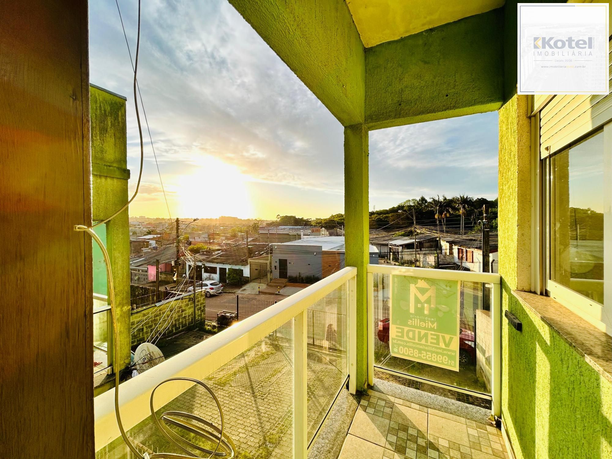 Venda de Apartamento 2 dormitórios com vaga e sacada