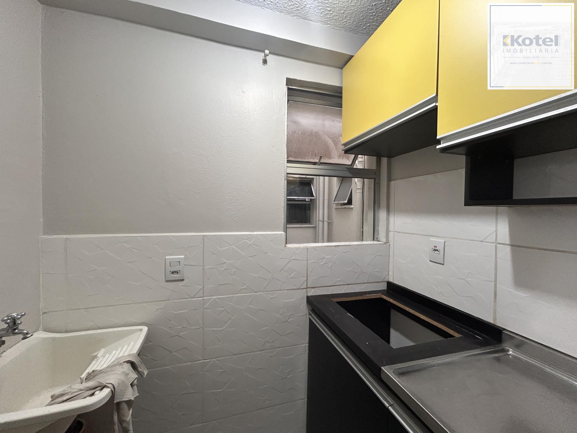 Apartamento 2 dormitórios com sacada e garagem | Condomínio com portaria 24h e lazer