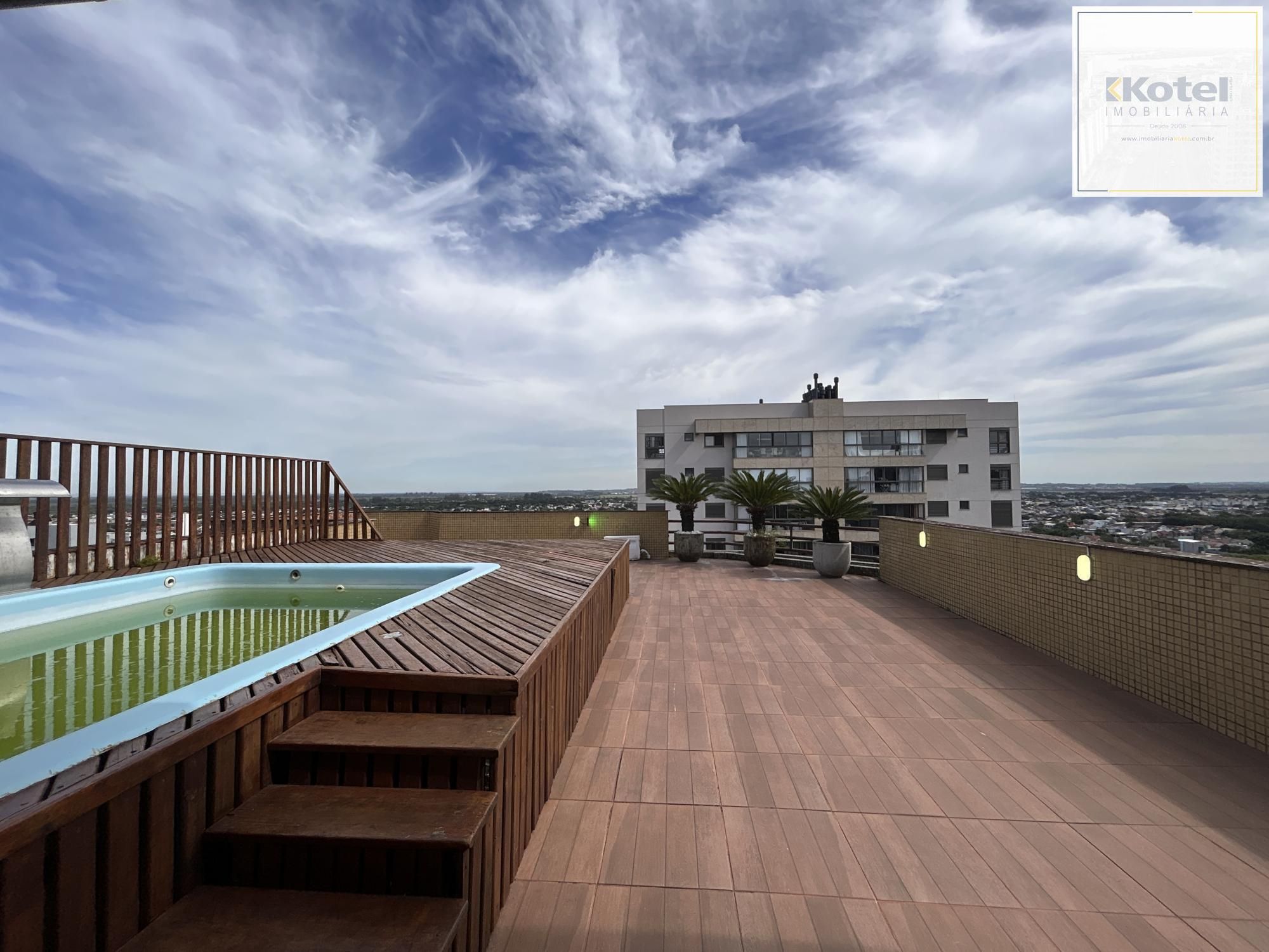 Cobertura Duplex à venda / aluguel (R$11.900,00 + taxas) no Centro de Canoas com piscina