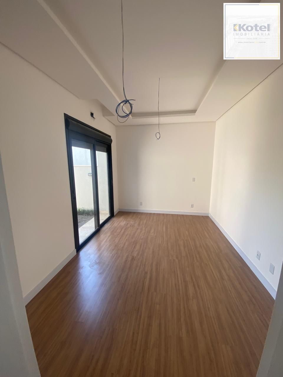 Casa em Condomínio 3 dorm, 151m², sala, cozinha, banheiro, varanda, churrasqueira. — foto 3