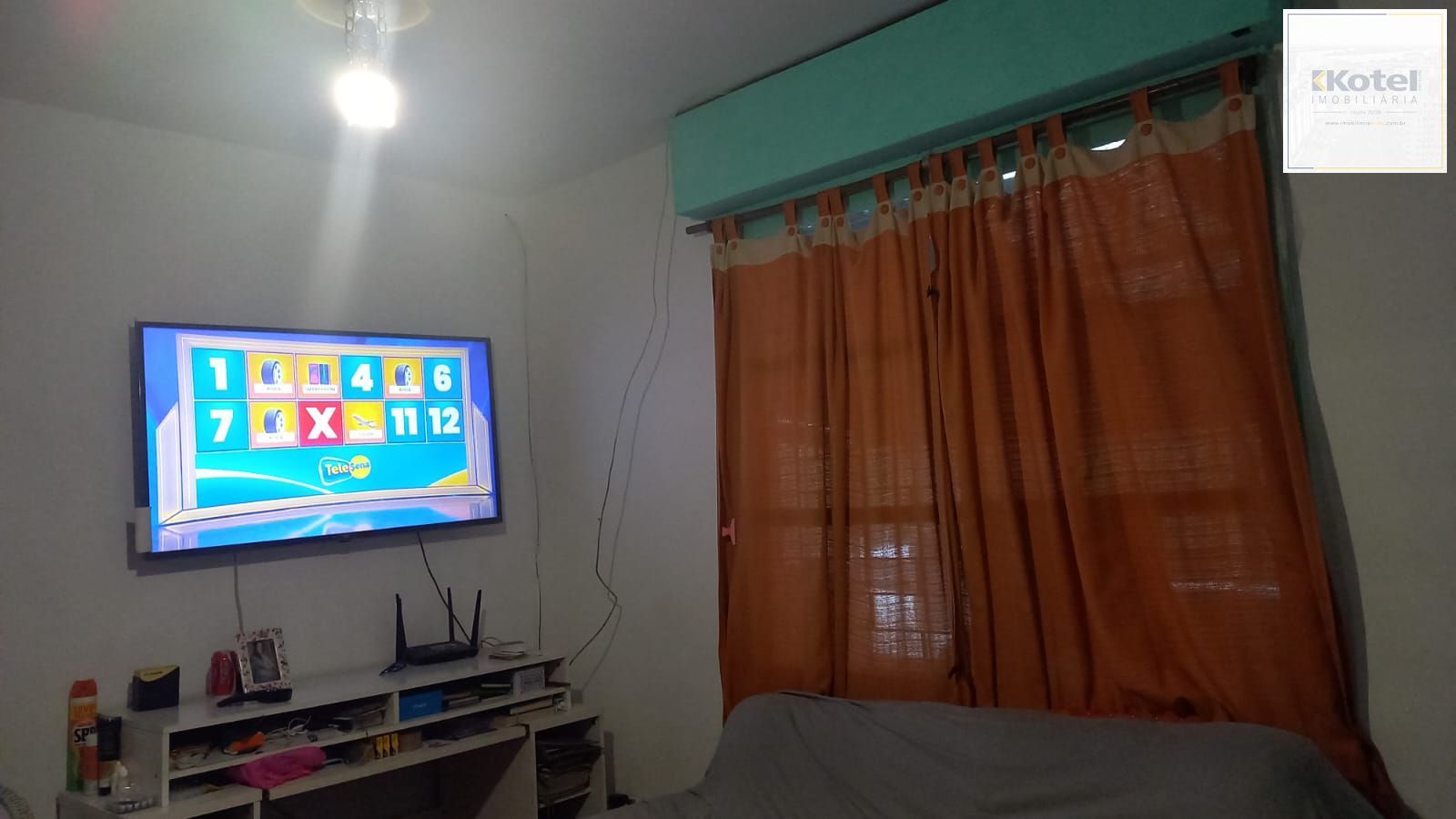 CASA AMPLA, 2 DORMITÓTIOS, 1SUÍTE, SALA, COZINHA, BANHEIRO SOCIAL , 2 VAGAS DE GARAGEM E ÓTIMA LOCALIZAÇÃO! — foto 2