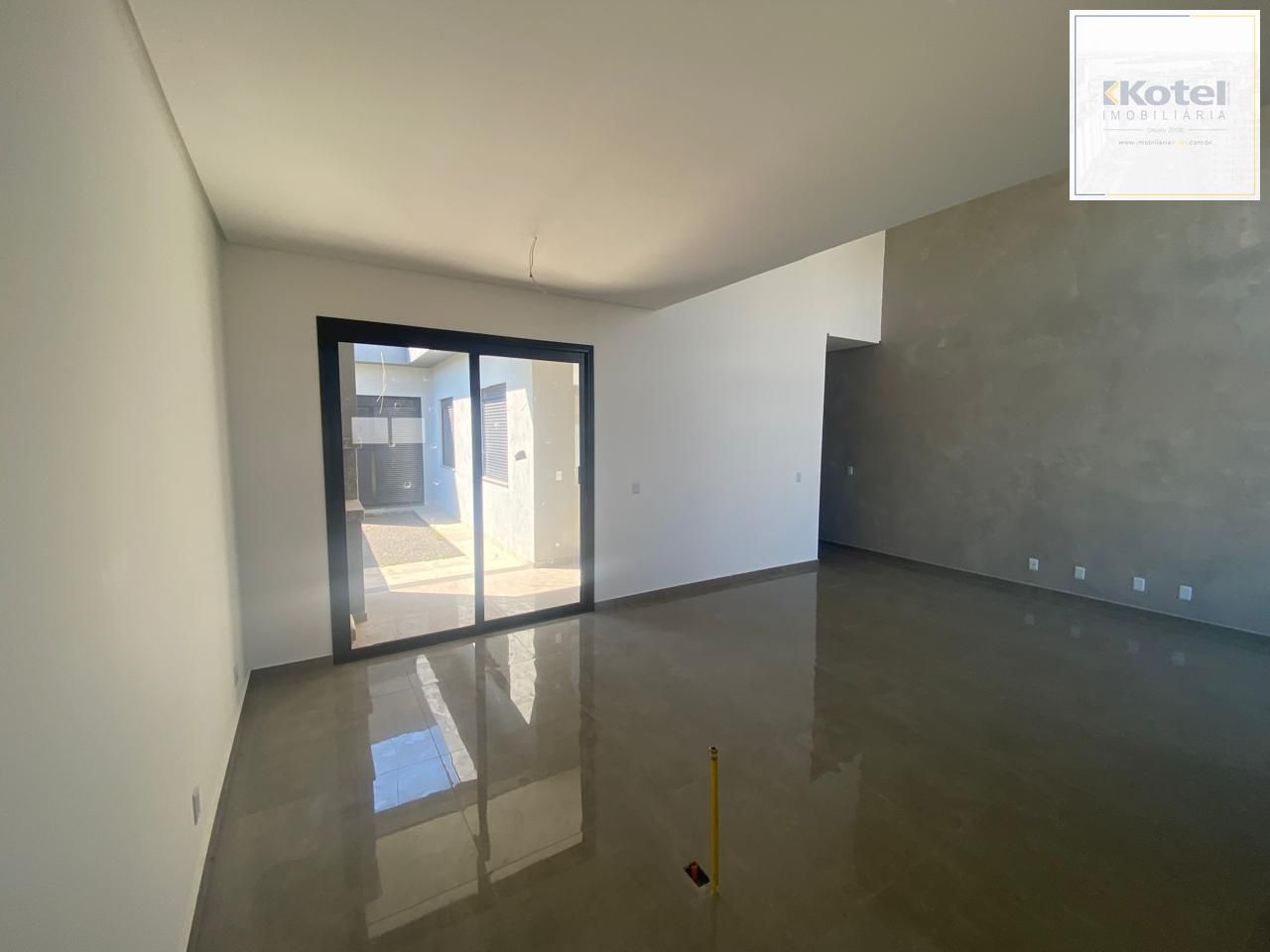 Casa em Condomínio 3 dorm, 151m², sala, cozinha, banheiro, varanda, churrasqueira. — foto 2