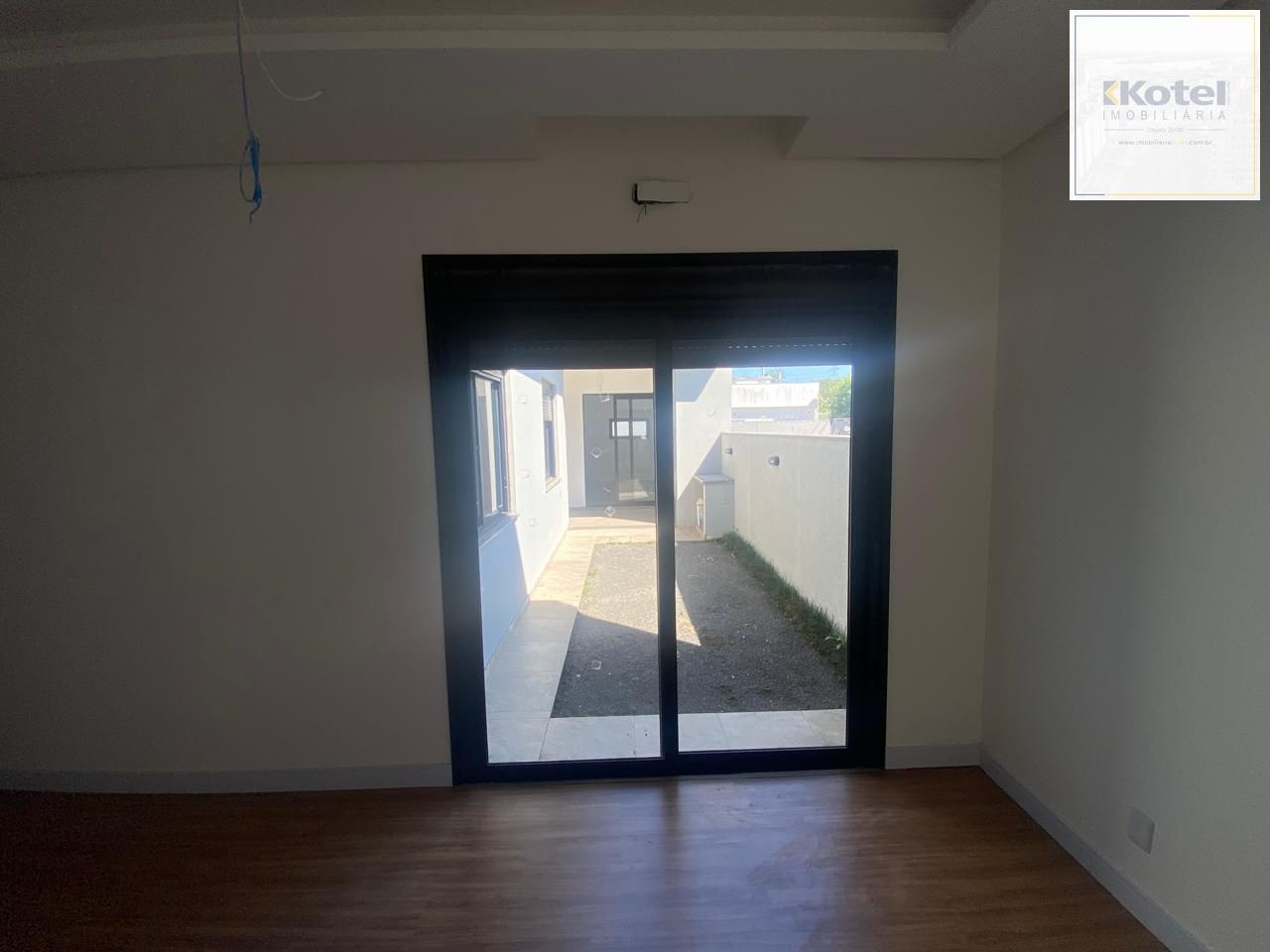 Casa em Condomínio 3 dorm, 151m², sala, cozinha, banheiro, varanda, churrasqueira. — foto 5