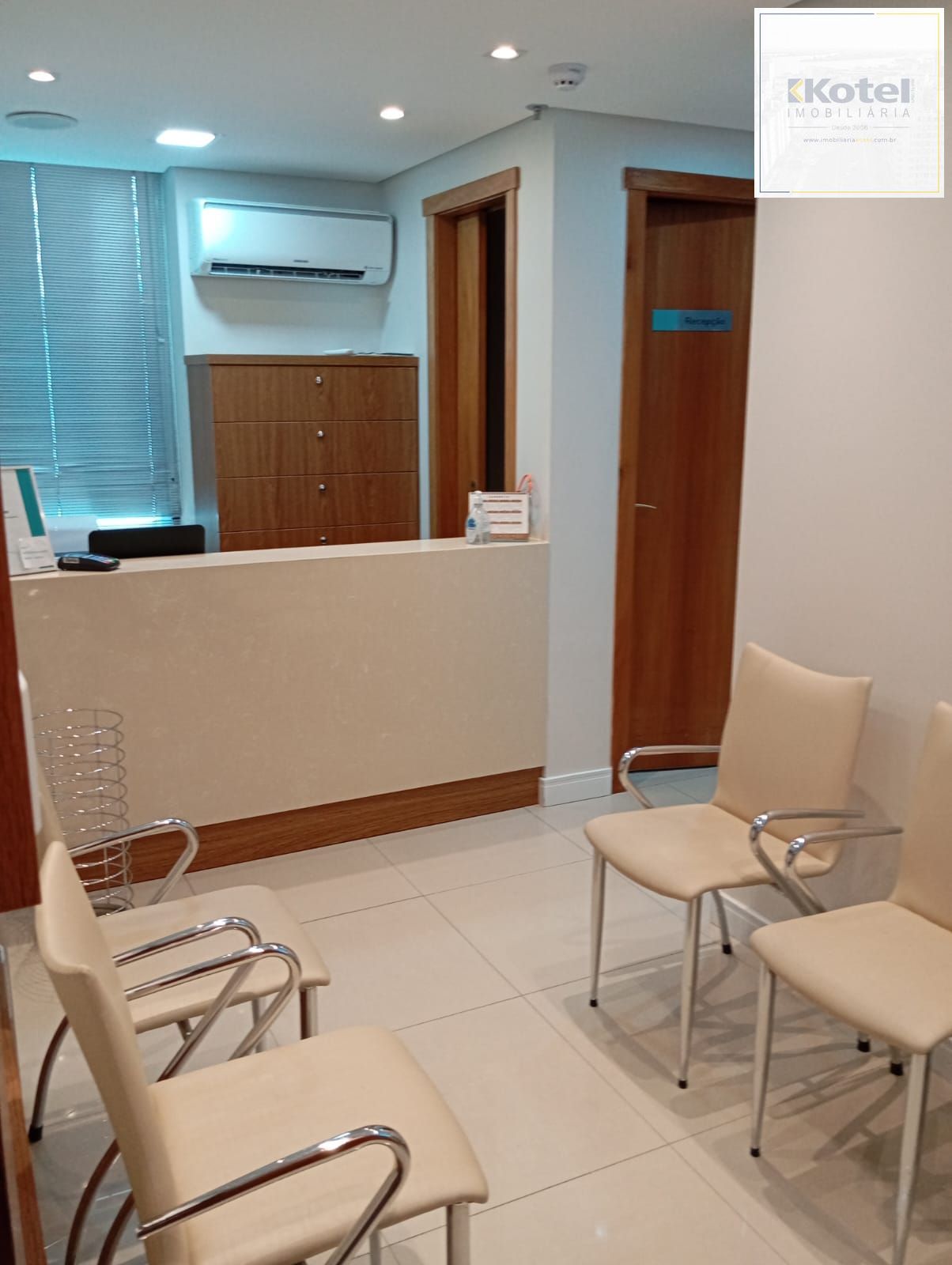 Consultório médico todo mobiliado no MOINHOS