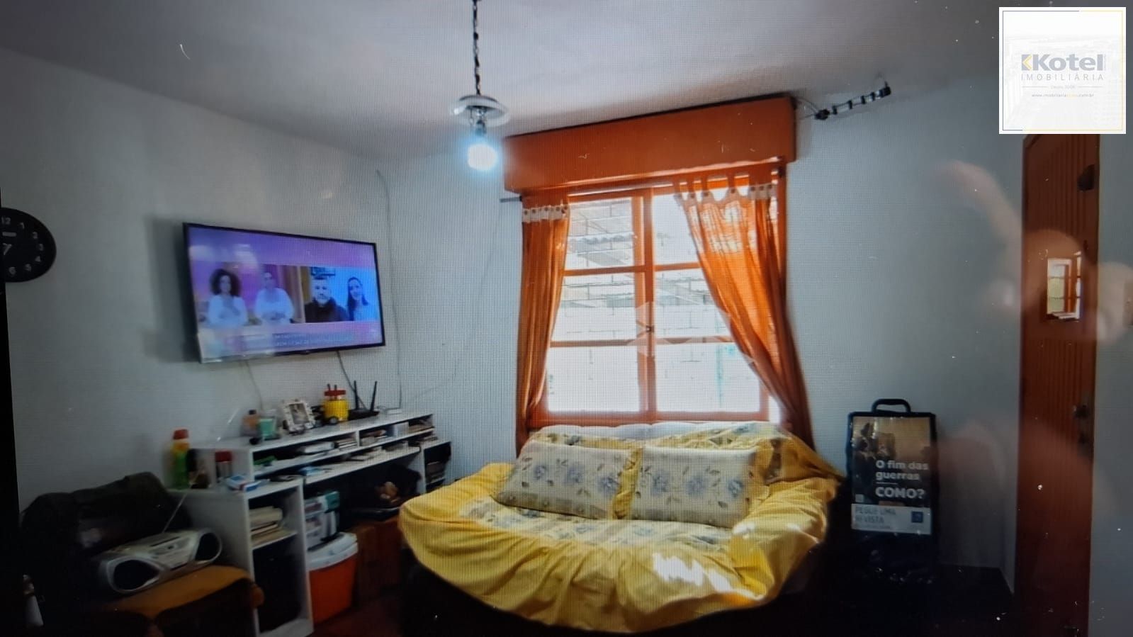 CASA AMPLA, 2 DORMITÓTIOS, 1SUÍTE, SALA, COZINHA, BANHEIRO SOCIAL , 2 VAGAS DE GARAGEM E ÓTIMA LOCALIZAÇÃO! — foto 4