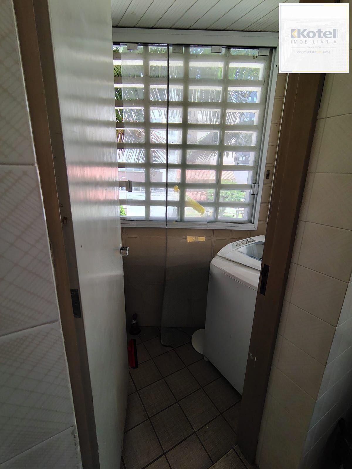 Apartamento de 1 dormitório, 52 m² de área privativa, com excelente localização e infraestrutura completa.