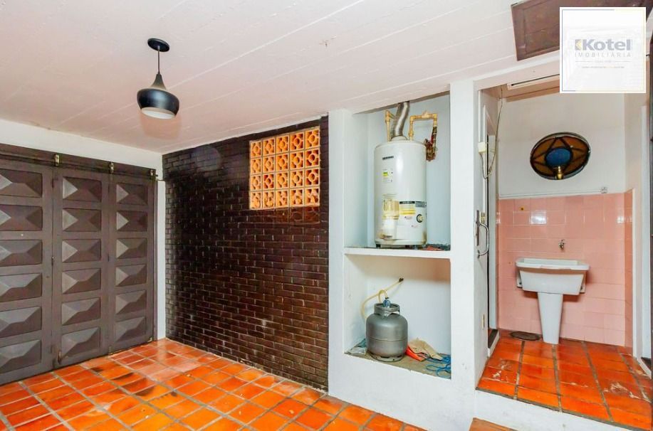 Casa em ótima localização, com 201m², Bairro Medianeira, Porto Alegre/RS — foto 2