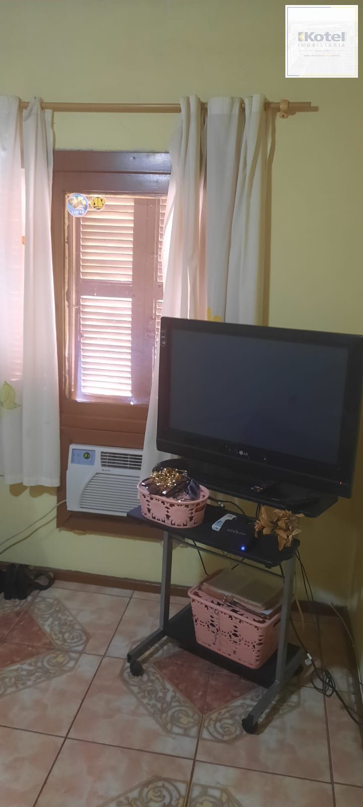 Casa com 03 dormitórios, Bairro Rubem Berta, Porto Alegre, Rio Grande do Sul — foto 4