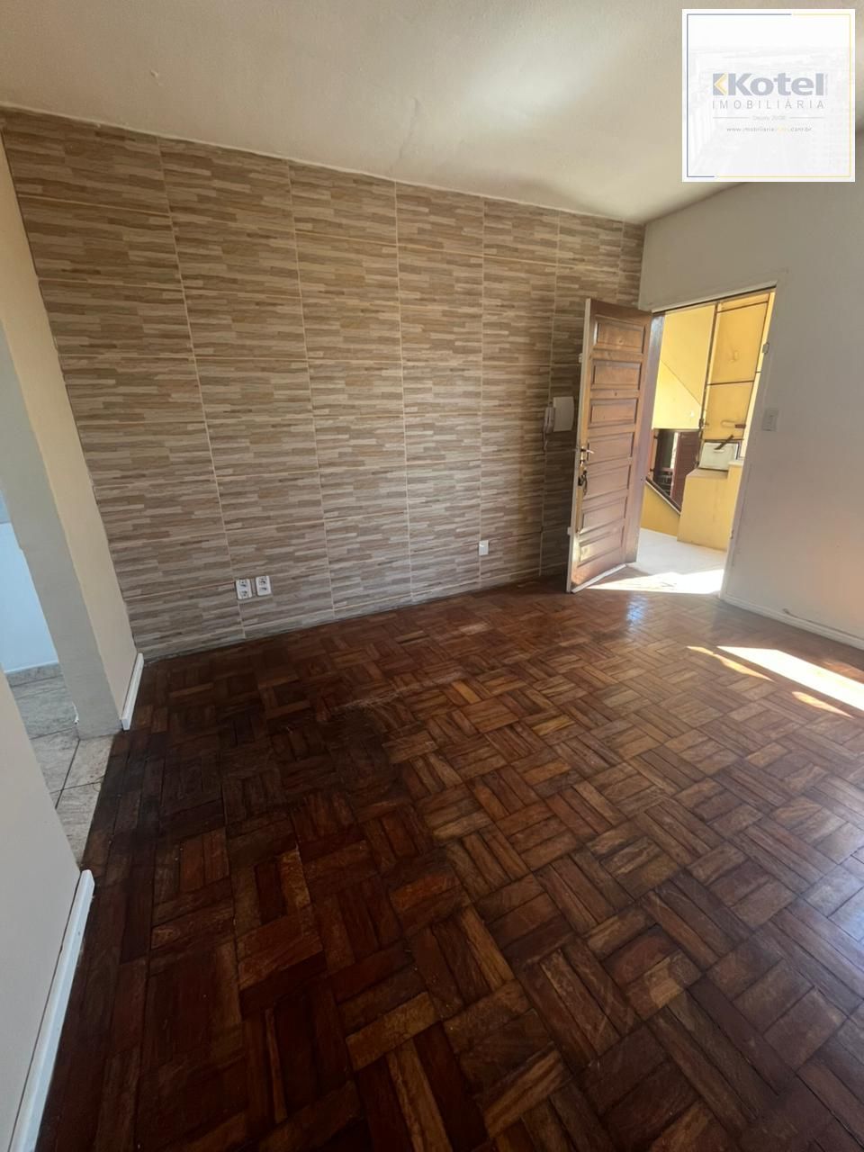 Apartamento 2 Dormitórios Reformado com Localização Imbatível