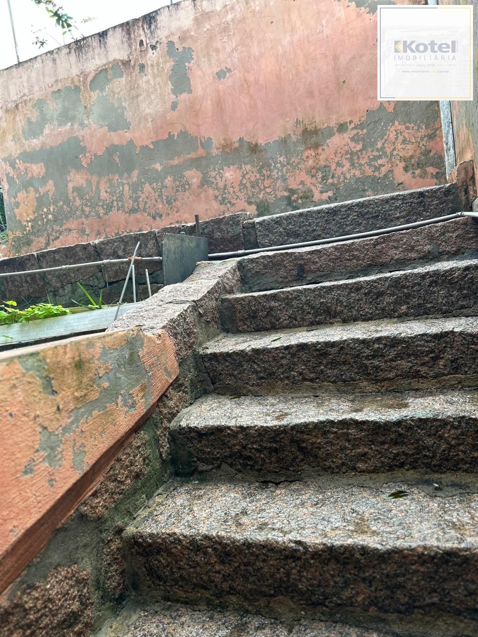 Apartamento desocupado e pronto para morar, 03 dormitórios, bairro IAPI — foto 2