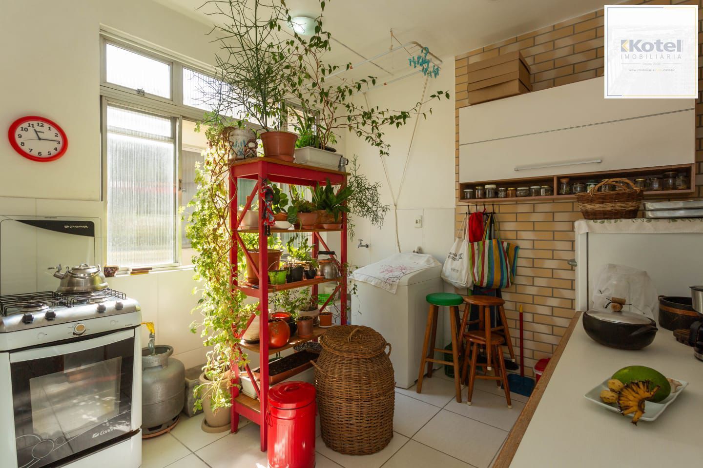 Apartamento 02 dormitórios, Bairro Menino Deus, Porto Alegre/RS