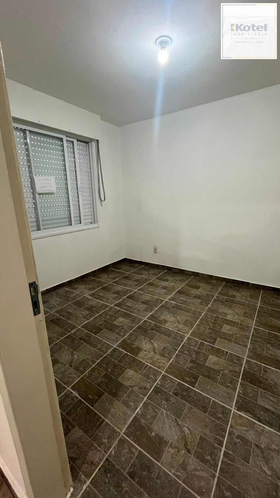 Apartamento à Venda 1 dormitório na Vila Ipiranga - SALAR — foto 2