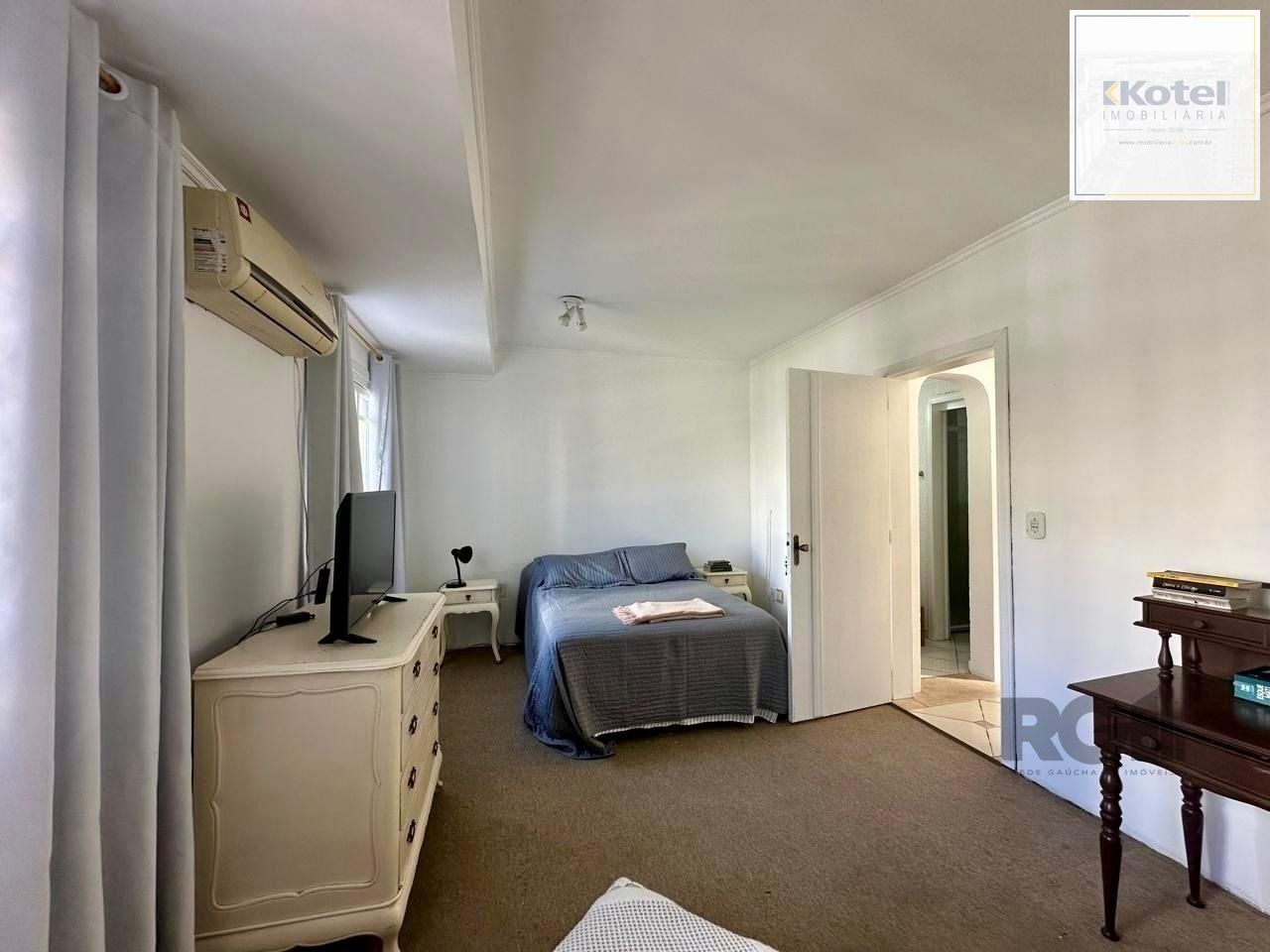 Casa 3 quartos à venda, 250m², Vila Assunção - Porto Alegre