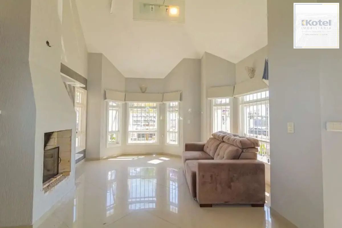 Casa a venda no bairro Moinhos de vento / Canoas RS com 4 quartos /  1 suite / 2 banheiros / 2 vagas