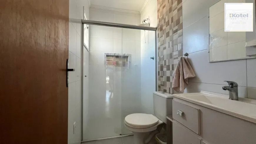 Casa a venda no bairro São José com 2 quartos / 2 suítes / 3 banheiros