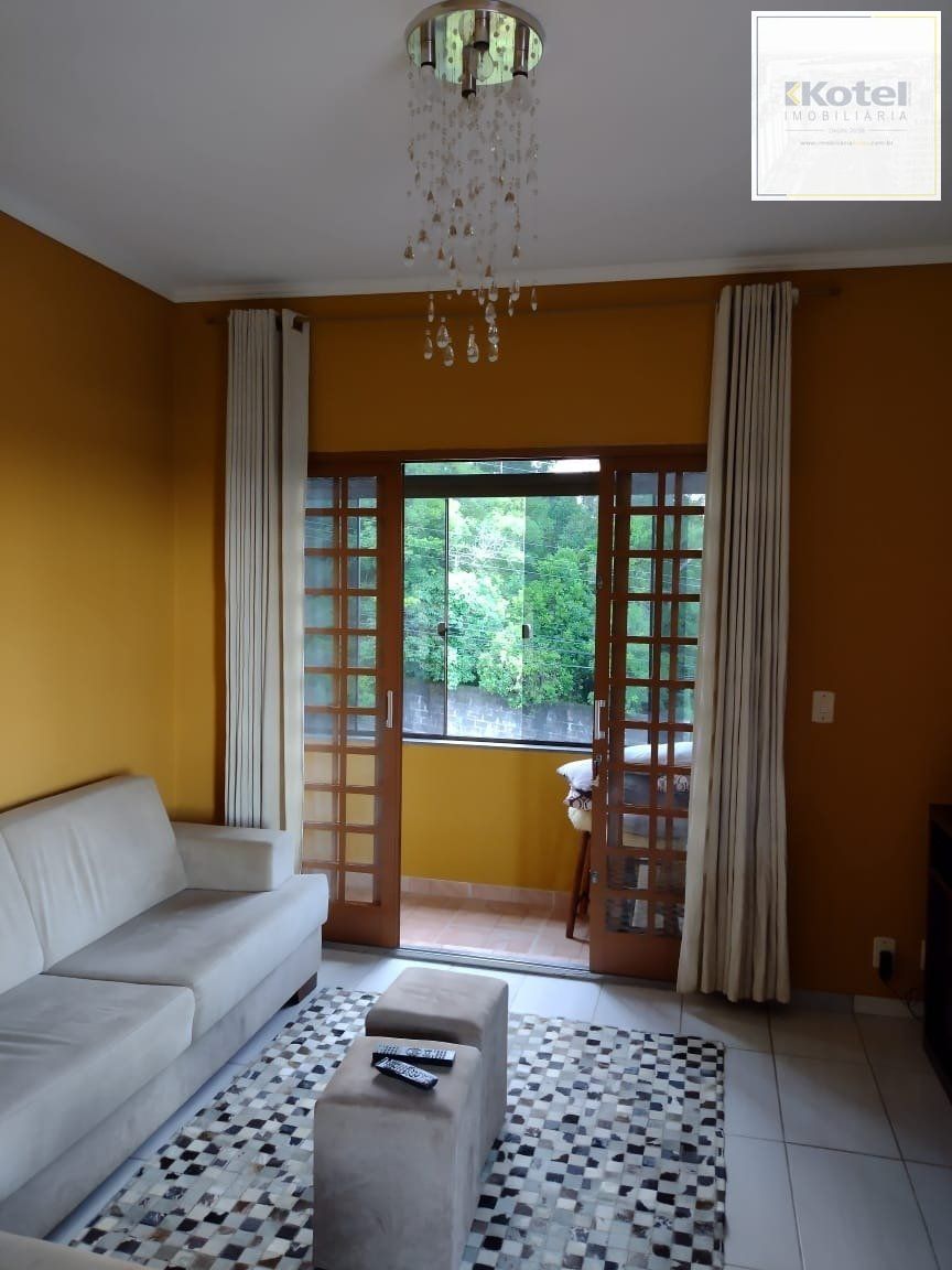 Casa para Venda - 0.18m², 2 dormitórios, sendo 2 suites, 3 vagas - Lomba do Pinheiro — foto 2