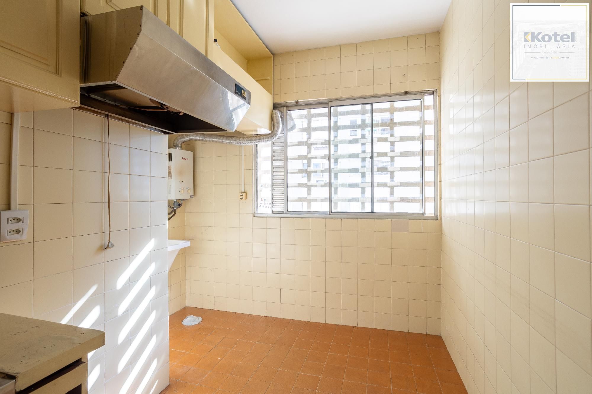 Apartamento de 2 dorm./ na Av. Independência, / Em frente ao Complexo Hospitalar Santa Casa e próximo à UFRGS.