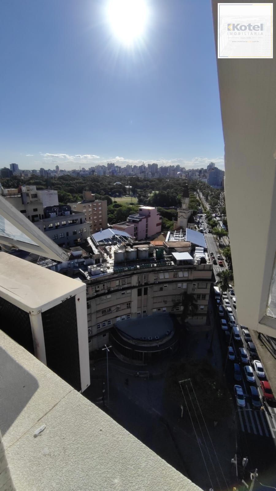 Sala comercial à venda/Porto Alegre/ Bom Fim/ frente HPS/ 70m²/