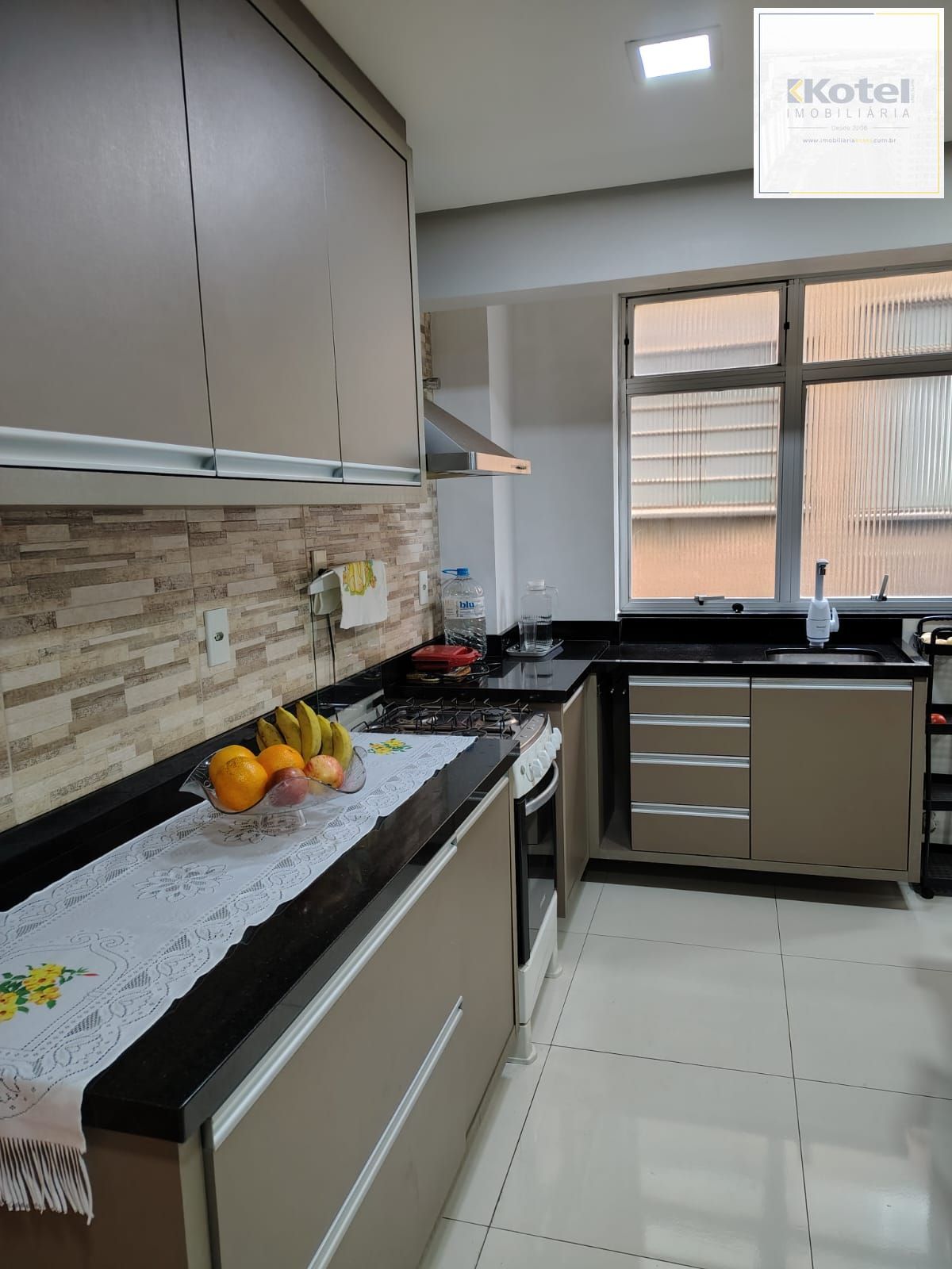 Apartamento Espaçoso no Centro Histórico com Móveis Sob Medida