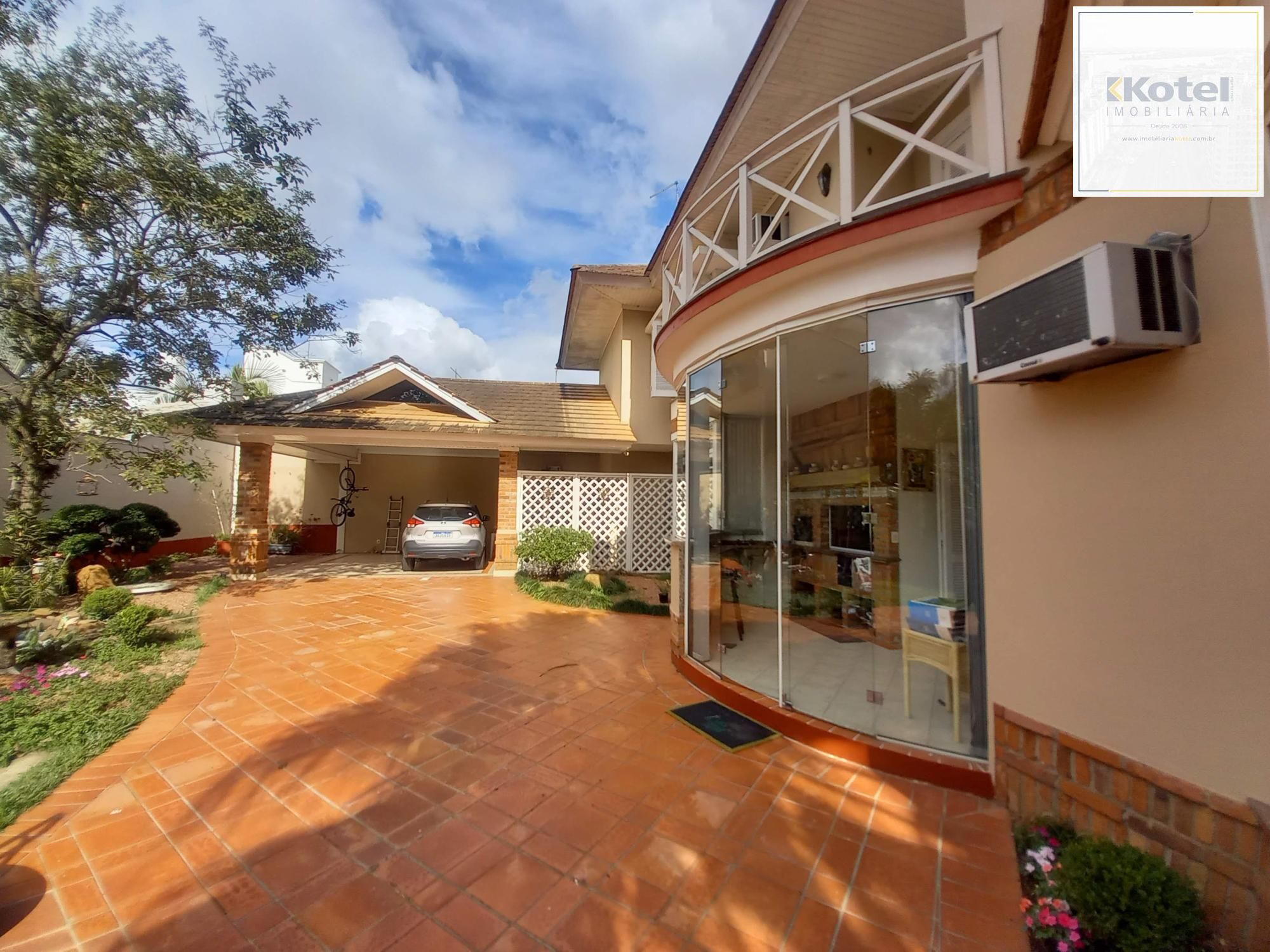 Excelente sobrado 242m²/3dormitórios/Moinhos de Vento/Canoas