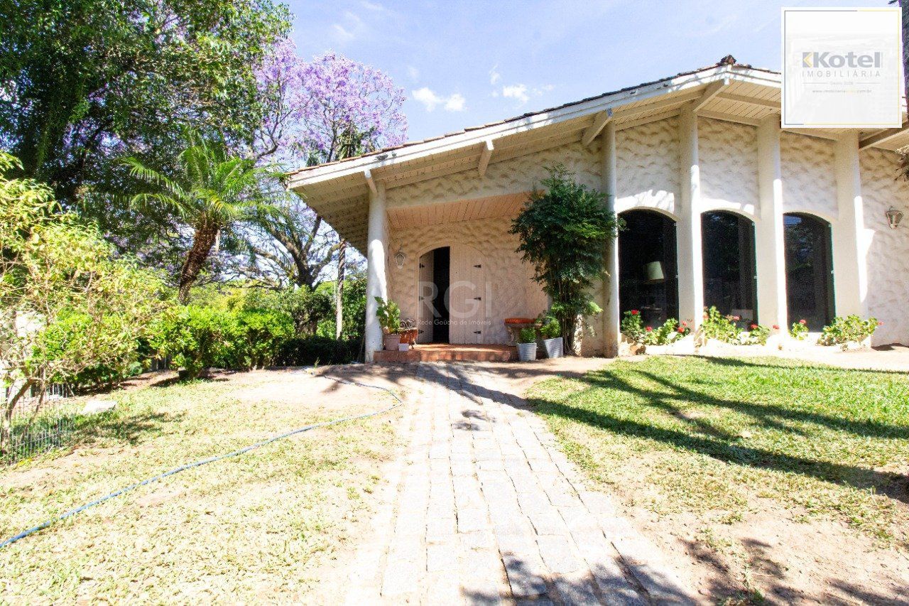 Casa para Venda - 422m², 6 dormitórios, sendo 2 suites, 5 vagas - Vila Assunção
