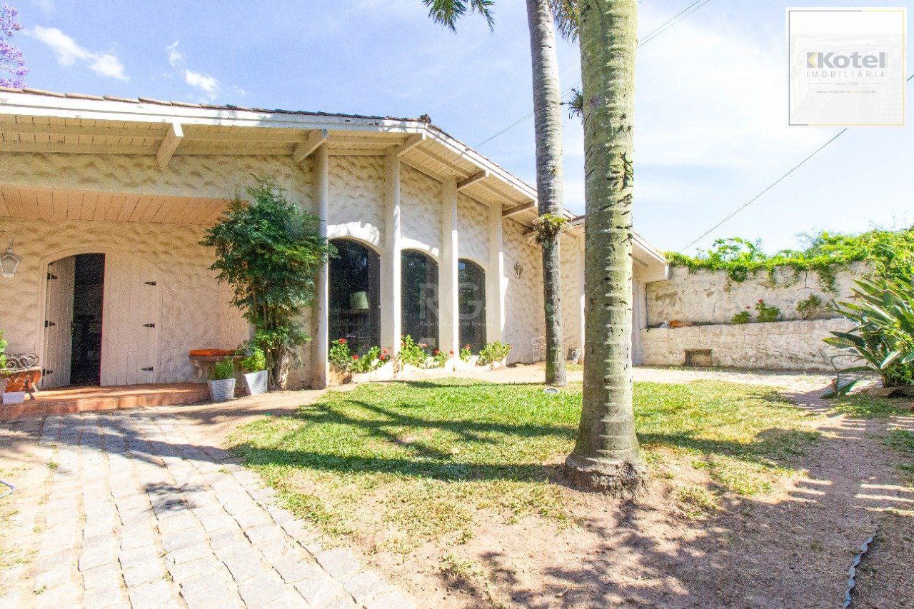 Casa para Venda - 422m², 6 dormitórios, sendo 2 suites, 5 vagas - Vila Assunção