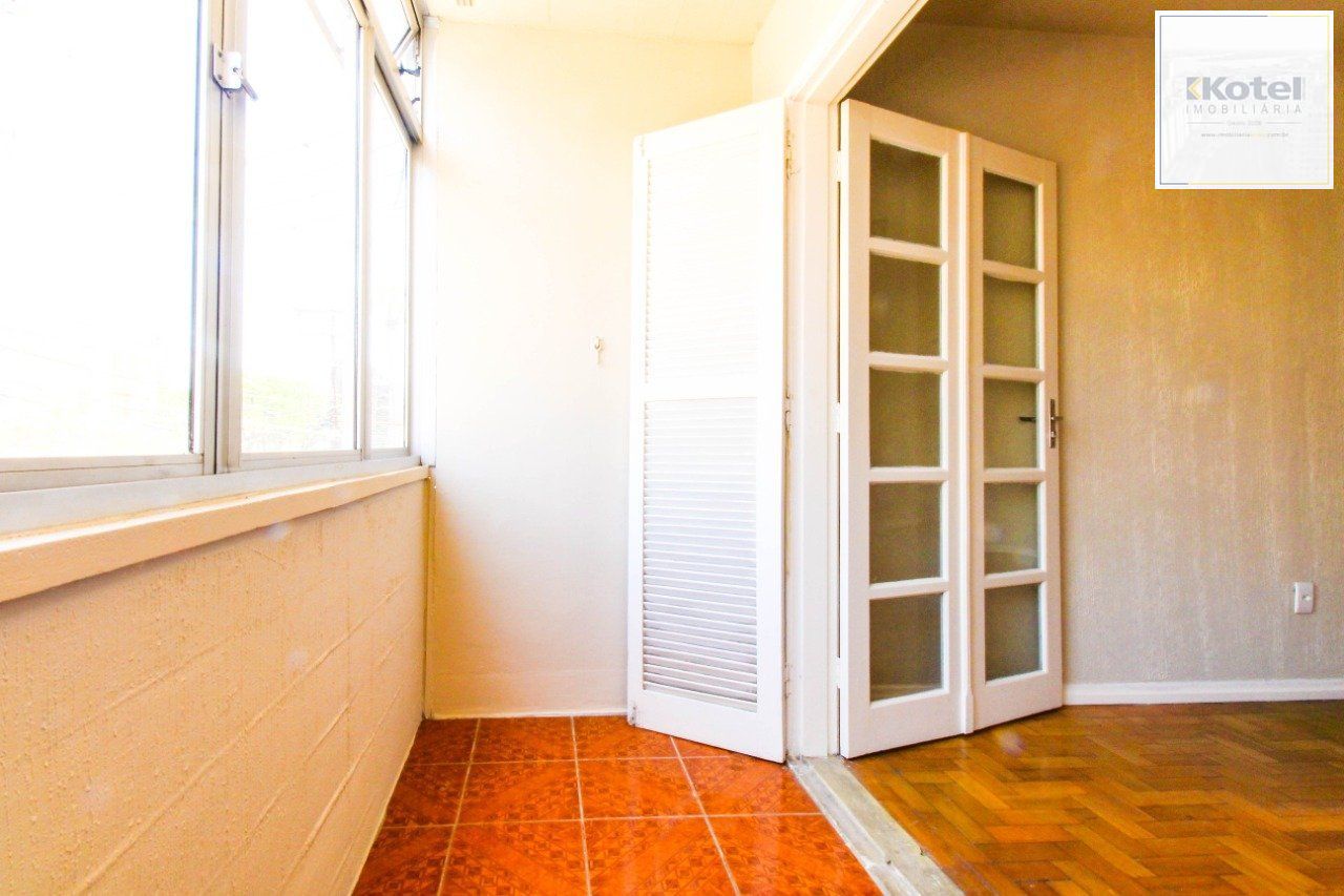 Apartamento para Venda - 73.01m², 2 dormitórios, 1 vaga - Menino Deus — foto 3