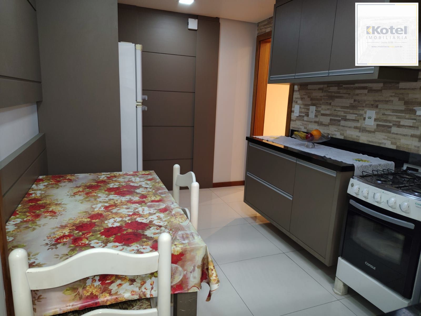 Apartamento Espaçoso no Centro Histórico com Móveis Sob Medida