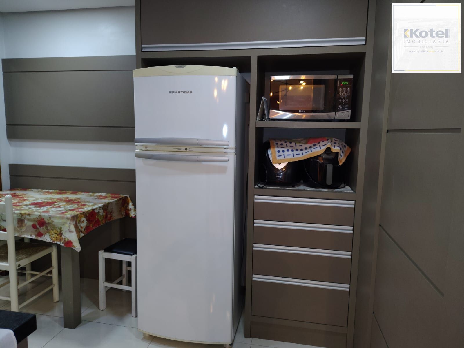 Apartamento Espaçoso no Centro Histórico com Móveis Sob Medida