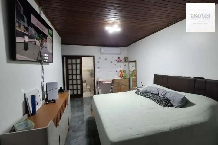 CASA A VENDA NO BAIRRO HARMONIA EM CANOAS COM 4 QUARTOS / 1 SUITE / 3 BANHEIROS / 6 VAGAS