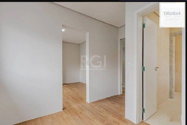 Casa para Venda - 220m², 3 dormitórios, sendo 2 suites, 2 vagas - Partenon — foto 3