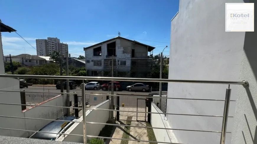 Casa a venda no bairro São José com 2 quartos / 2 suítes / 3 banheiros