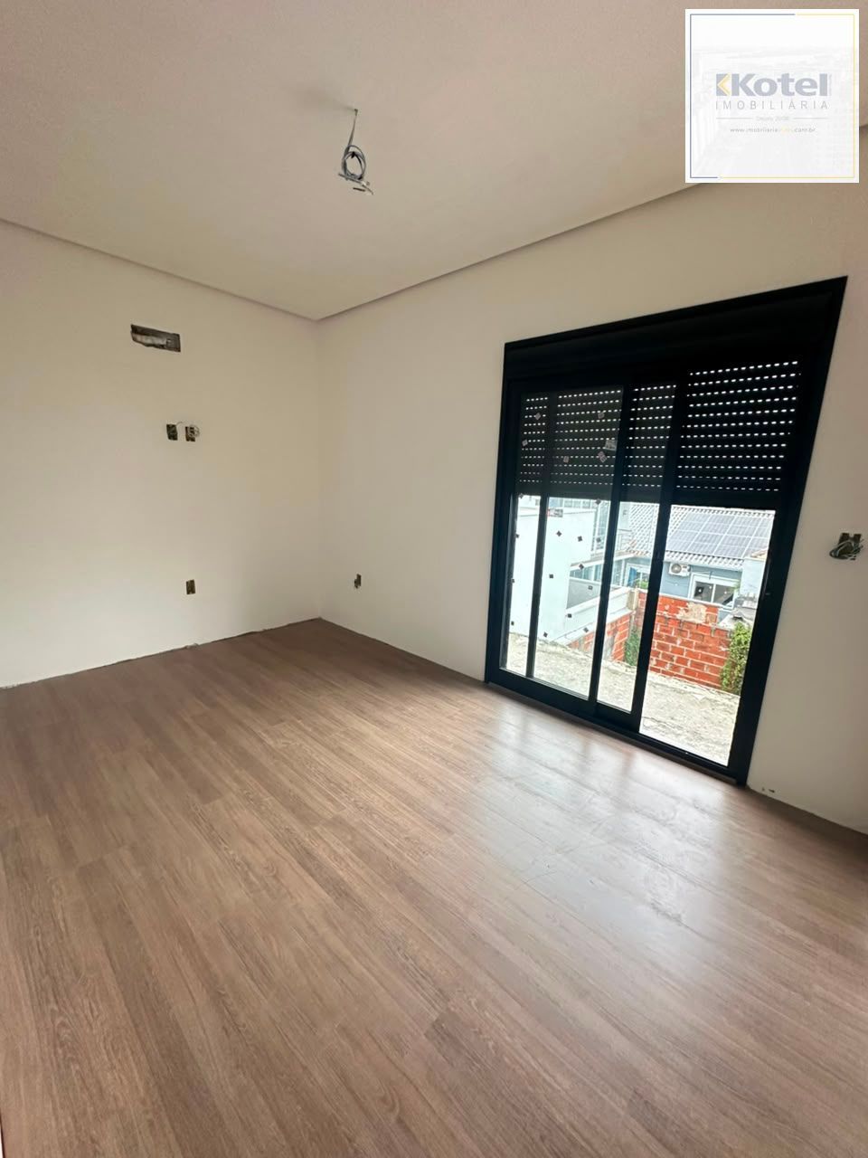 Casa Moderna com Piscina Privativa e 3 Quartos em Condomínio Fechado