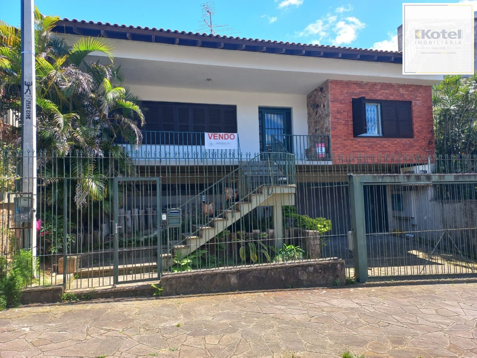 Casa Completa com Piscina, Escritório e 6 Dormitórios