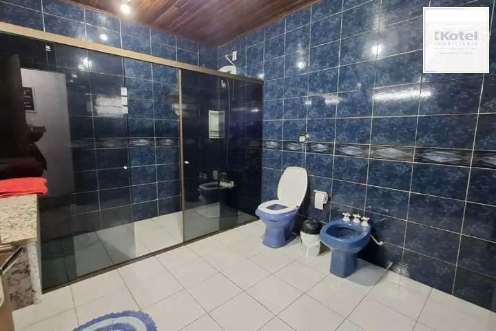 CASA A VENDA NO BAIRRO HARMONIA EM CANOAS COM 4 QUARTOS / 1 SUITE / 3 BANHEIROS / 6 VAGAS