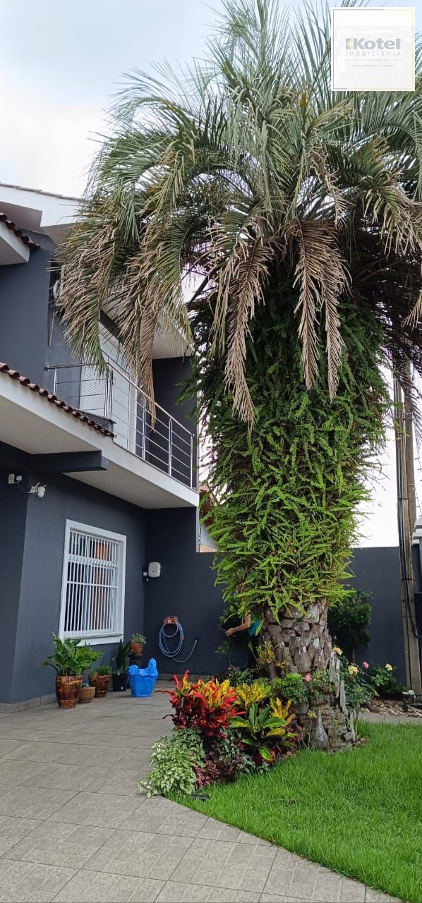 Sobrado 233m² 05 dormitórios, 04 vagas, no Bairro Moinhos de Vento em Canoas
