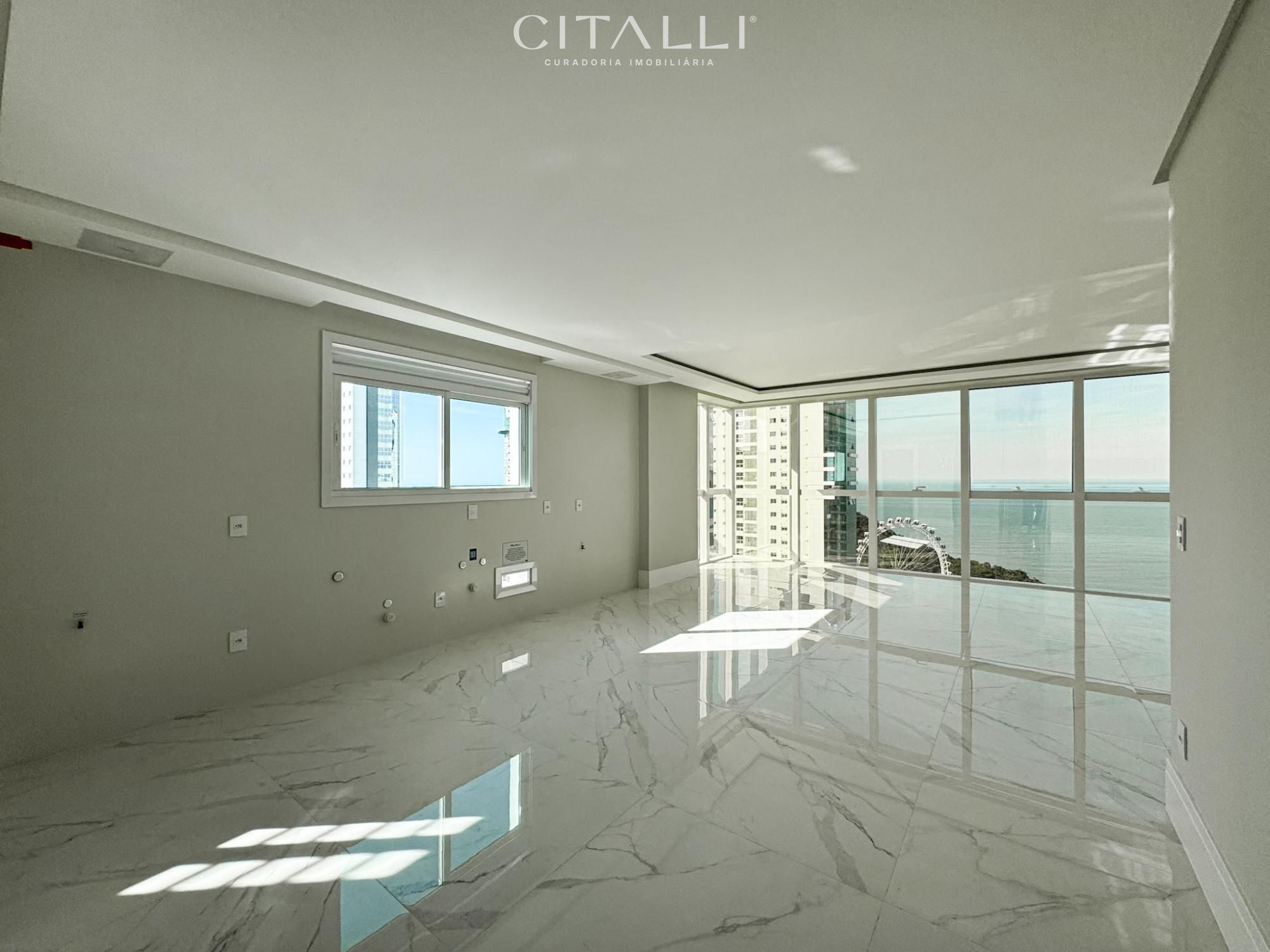 Apartamento à Venda no Skyline Tower em Balneário Camboriú, 04 suítes, 150m² - Foto 2