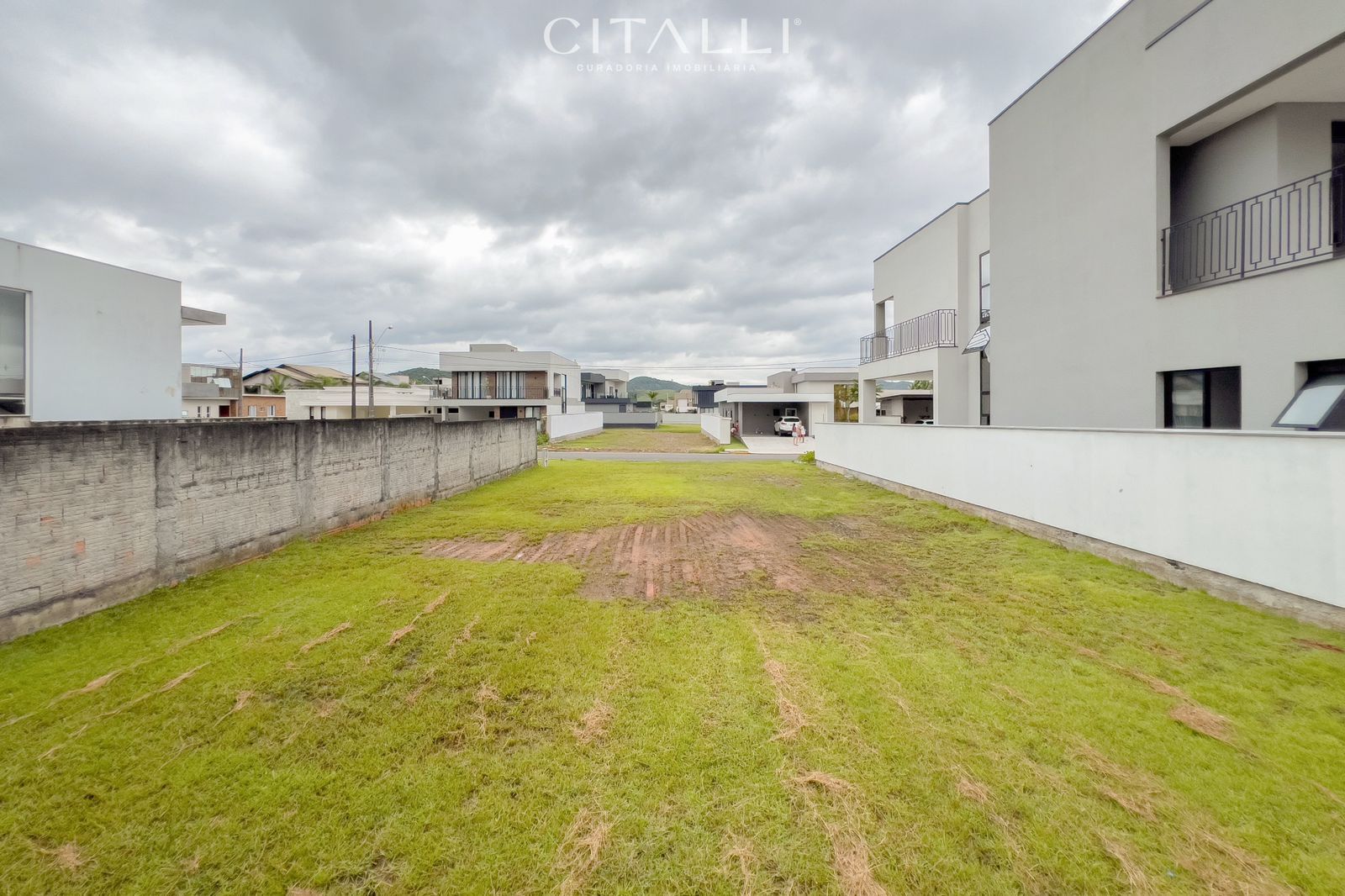Terreno no Condomínio Caledônia Private Village em Camboriú com 383,84 m² - Foto 1