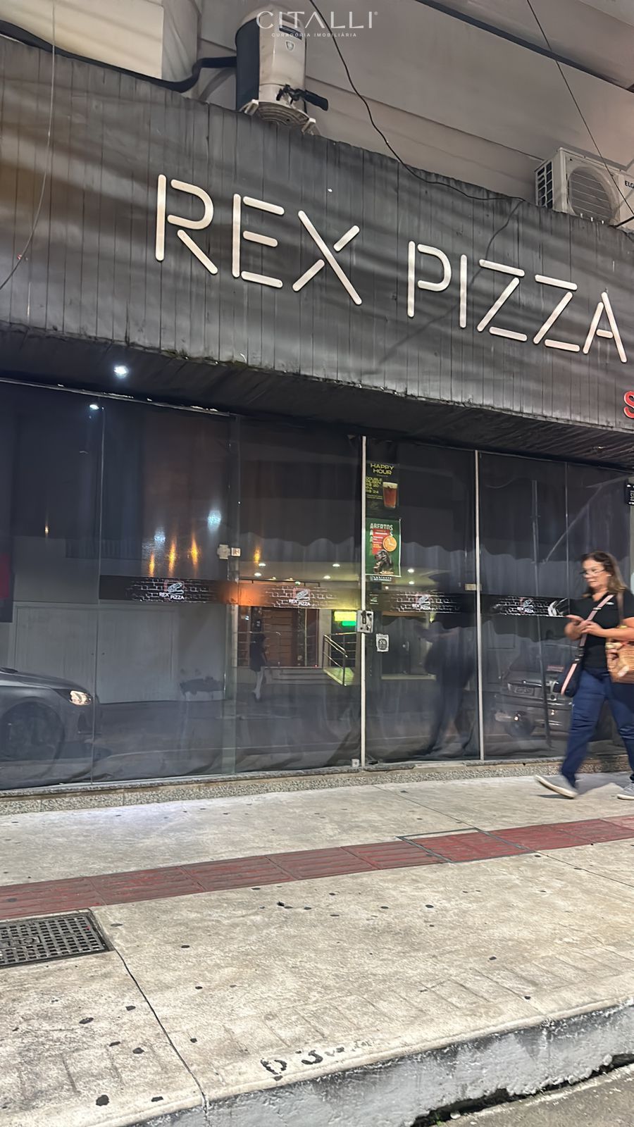 Sala Comercial no Edifício Nápoli no Centro de Balneário Camboriú