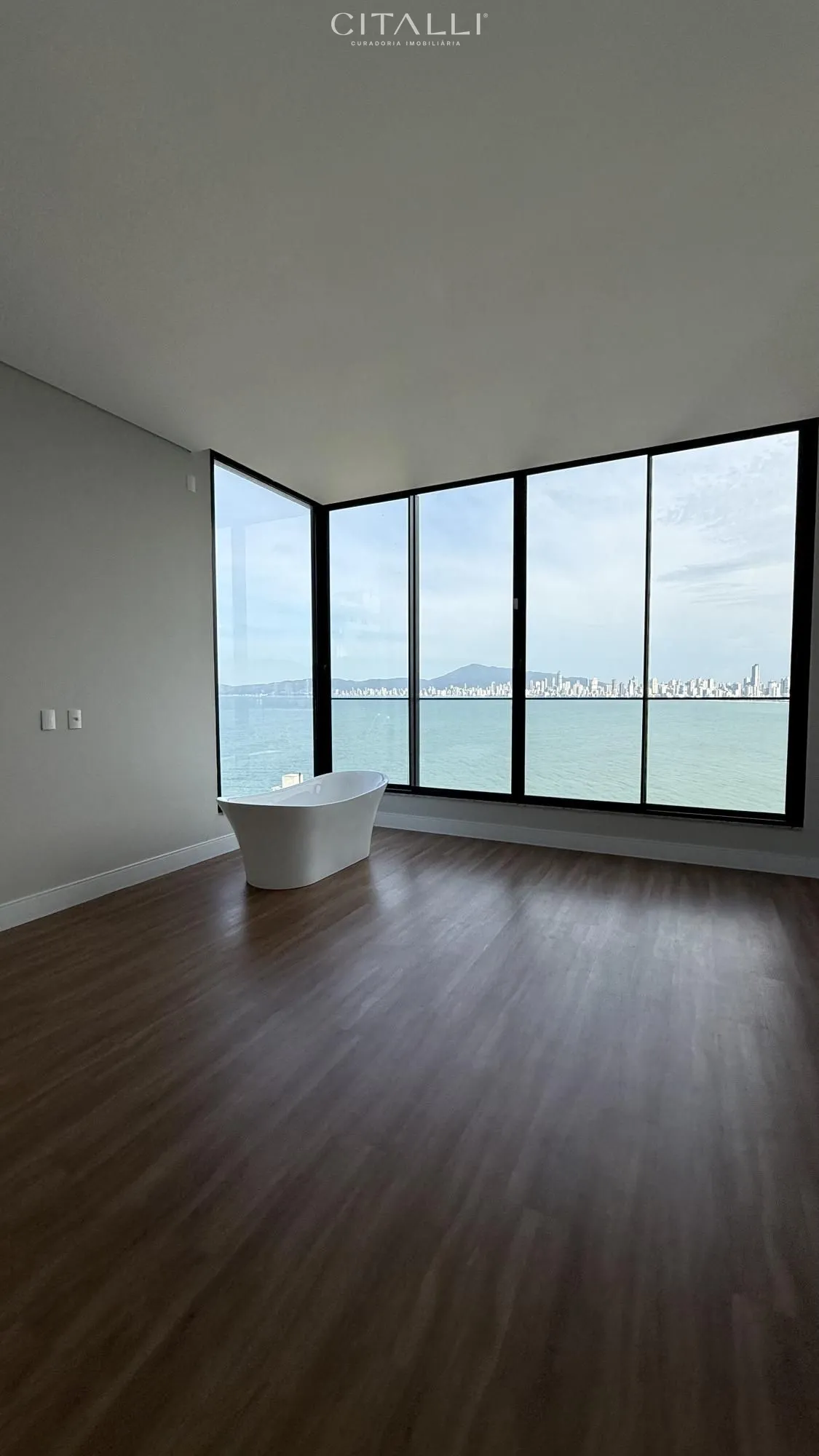 CASA NO CANTO DA PRAIA COM VISTA MAR – ITAPEMA - Foto 2