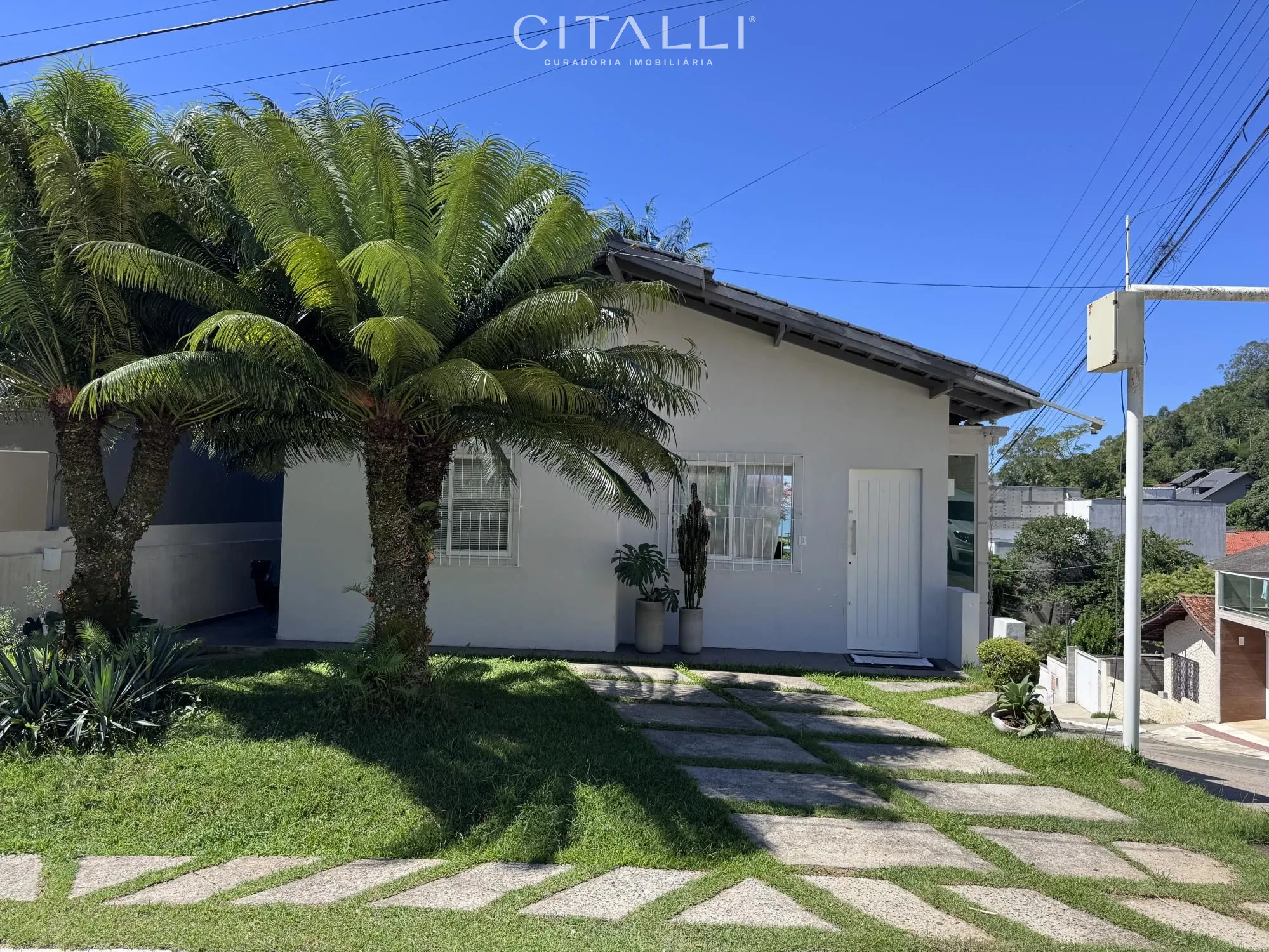 Casa com Vista para o Mar à Venda em Cabeçudas, Itajaí – 3 Suítes - Foto 3